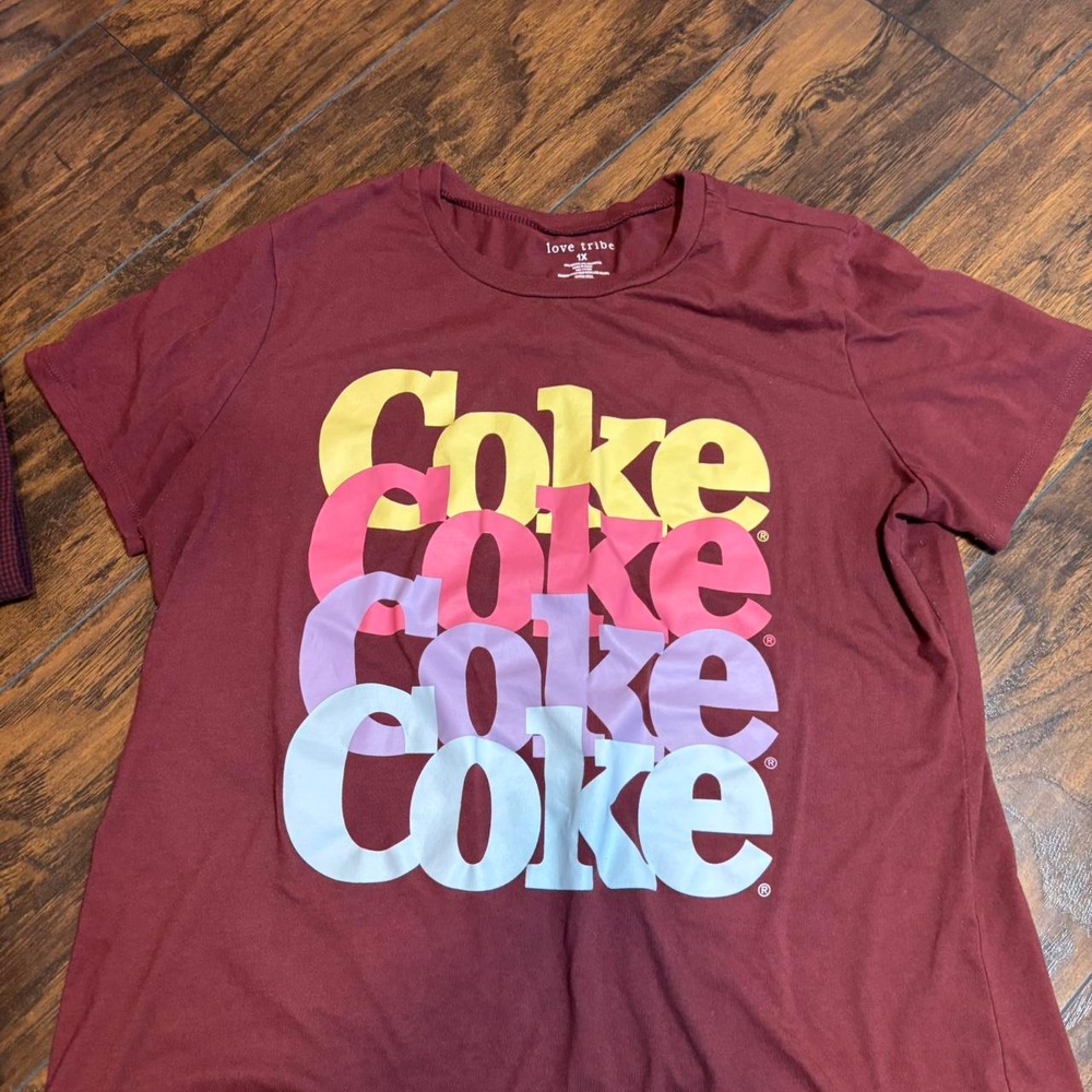 Woman's Coca-Cola  T-Shirt Size 1X